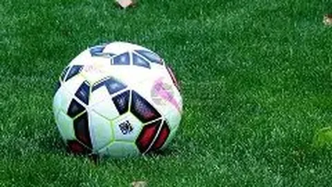 大二女生受吴亦凡吸引：初期转账称“宝贝”，后期却冷淡不理睬